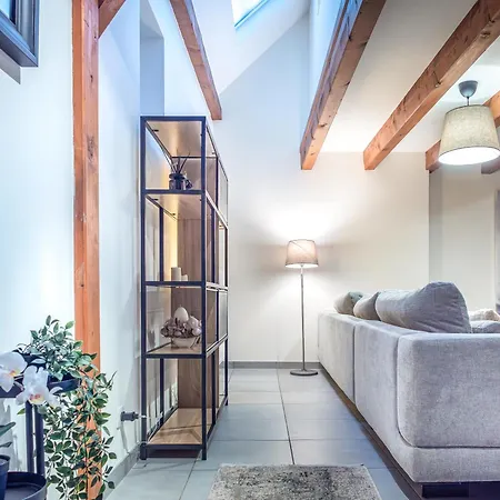 De 80 M2 Avec Balcon & Cour Alsacienne - Debut Route Des Vins *